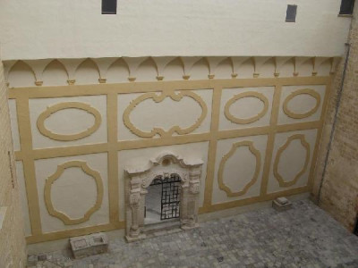 Uno scorcio dell'atrio di Palazzo Gallone Uno scorcio dell'atrio di Palazzo Gallone